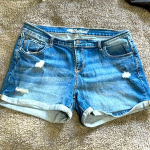 Old Navy Boyfriend shorts size 14